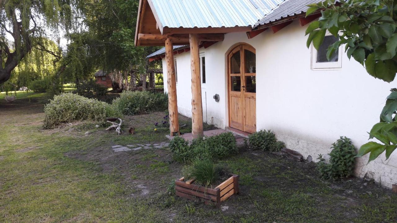 Hostel Lc Hoyo de Epuyén エクステリア 写真
