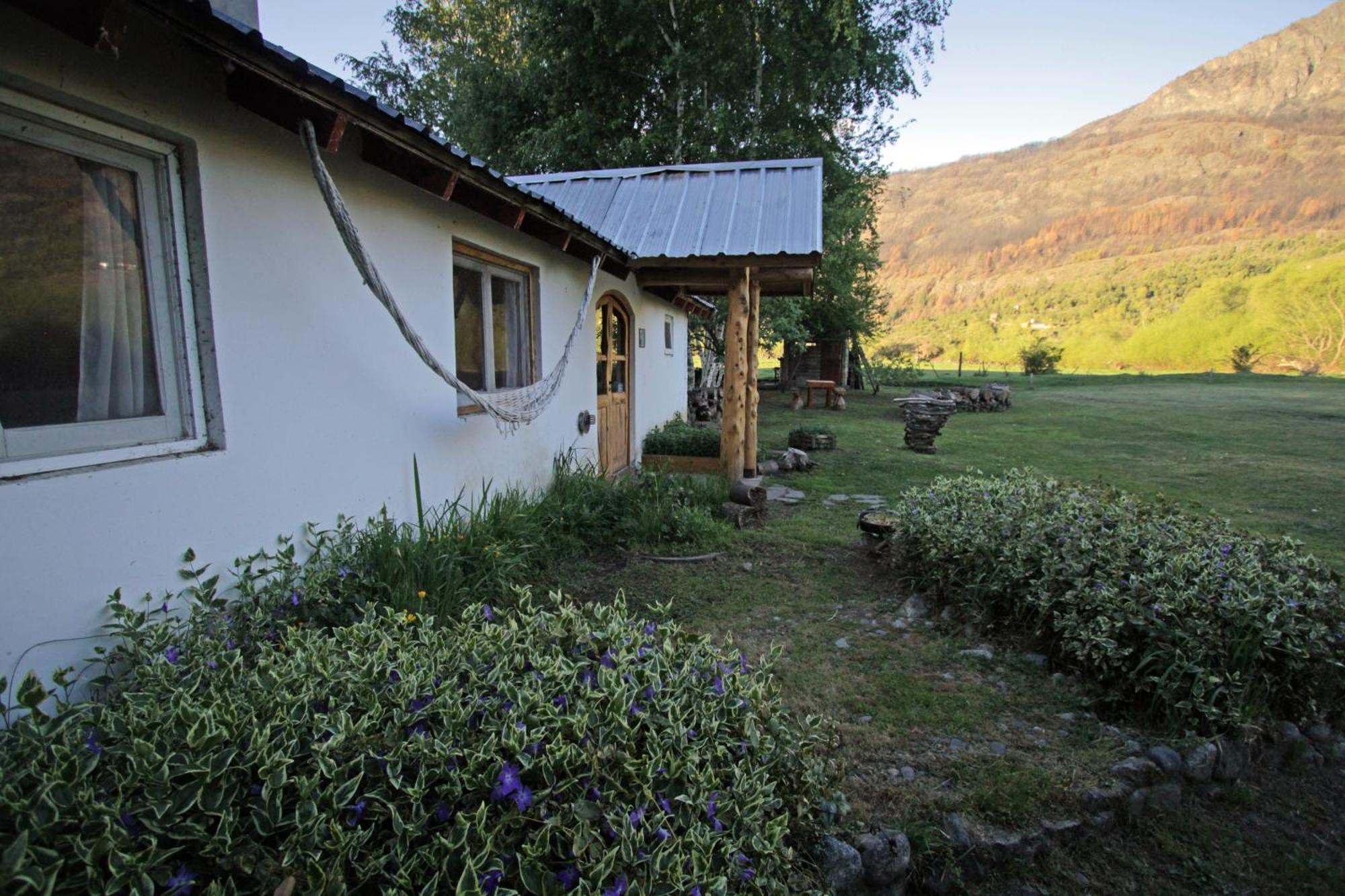 Hostel Lc Hoyo de Epuyén エクステリア 写真